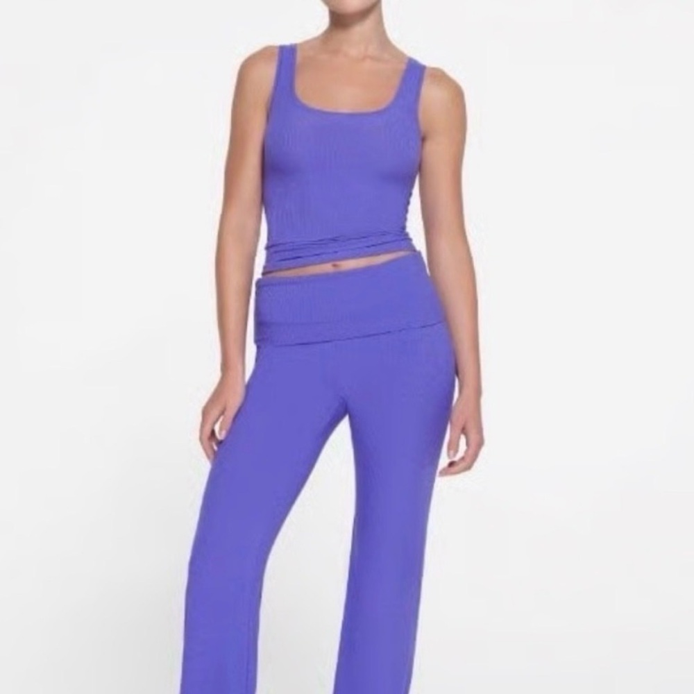 Skims purple ribbed lounge tank